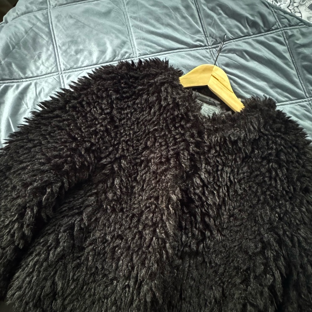 UGG Lorrena Faux Fur Jacket - Picture 6 of 6